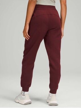 Lululemon Scuba High Rise Jogger 28” in Merlot